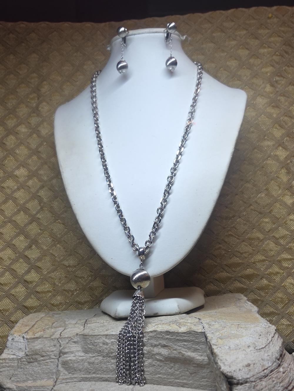 Classic Vintage Silver-Tone Tassel Necklace & Earring Set